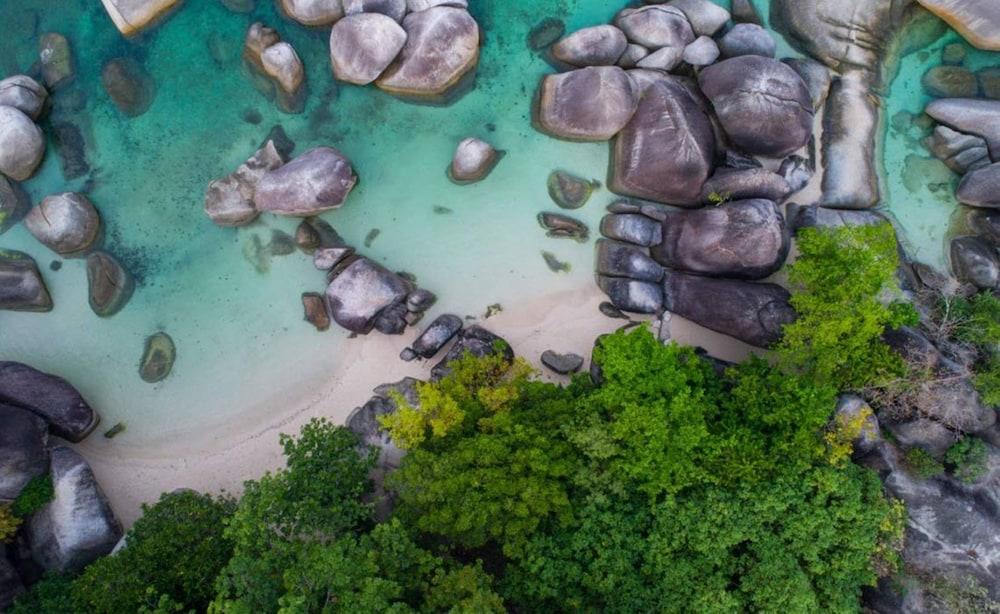 Hotel Santika Premiere Beach Resort Belitung Sijuk Extérieur photo